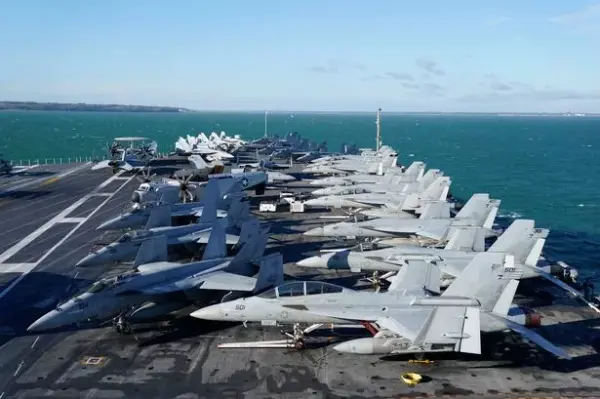 Skybound Majesty: USS Gerald R. Ford Reigns as the World’s Largest Aircraft Carrier, Housing a Whopping Fleet of 75 Aircraft